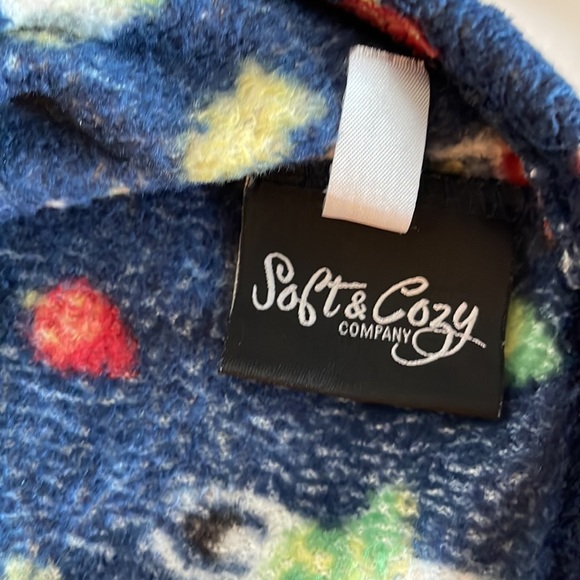 Soft & Cozy Nutcracker 2 piece lounge/ pajama set child size 8-10 - Picture 7 of 17